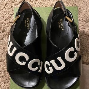Brand New Gucci ElizabethNappa Charlotte Black Sandals